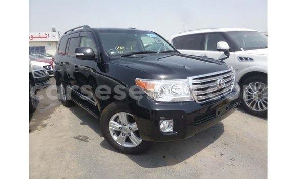 Acheter Import Voiture Toyota Land Cruiser Noir à Import - Dubai, East Mahé Acheter Import Voiture Toyota Land Cruiser Noir à Import - Dubai, East Mahé