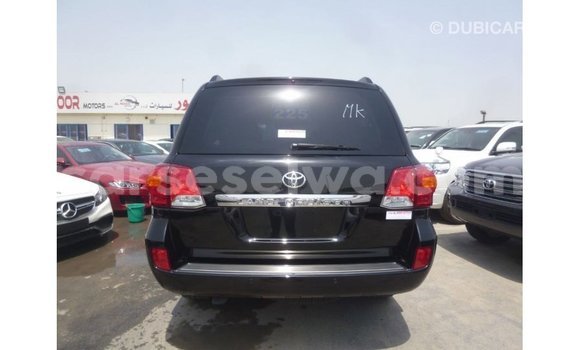 Acheter Import Voiture Toyota Land Cruiser Noir à Import - Dubai, East Mahé Acheter Import Voiture Toyota Land Cruiser Noir à Import - Dubai, East Mahé