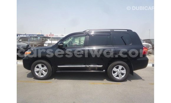 Acheter Import Voiture Toyota Land Cruiser Noir à Import - Dubai, East Mahé Acheter Import Voiture Toyota Land Cruiser Noir à Import - Dubai, East Mahé