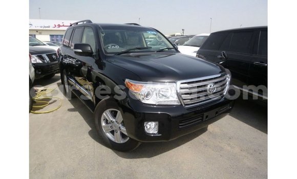 Buy Import Toyota Land Cruiser Black Car in Import - Dubai in East Mahé Buy Import Toyota Land Cruiser Black Car in Import - Dubai in East Mahé