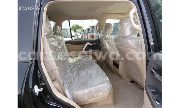 Buy Import Toyota Land Cruiser Black Car in Import - Dubai in East Mahé Buy Import Toyota Land Cruiser Black Car in Import - Dubai in East Mahé