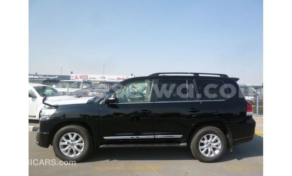 Acheter Import Voiture Toyota Land Cruiser Noir à Import - Dubai, East Mahé Acheter Import Voiture Toyota Land Cruiser Noir à Import - Dubai, East Mahé