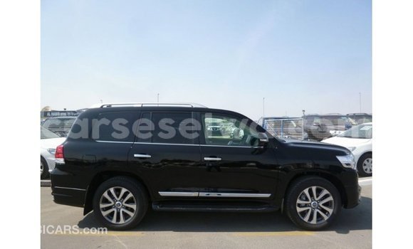 Buy Import Toyota Land Cruiser Black Car in Import - Dubai in East Mahé Buy Import Toyota Land Cruiser Black Car in Import - Dubai in East Mahé