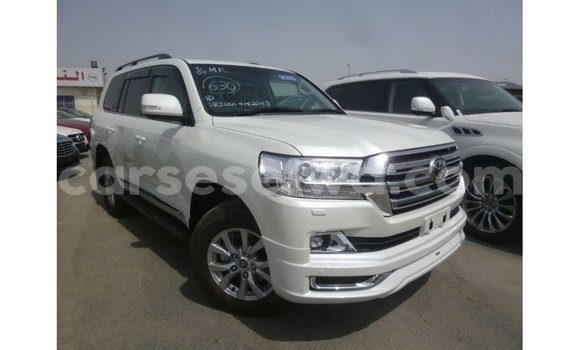 Buy Import Toyota Land Cruiser White Car in Import - Dubai in East Mahé Buy Import Toyota Land Cruiser White Car in Import - Dubai in East Mahé
