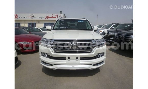 Buy Import Toyota Land Cruiser White Car in Import - Dubai in East Mahé Buy Import Toyota Land Cruiser White Car in Import - Dubai in East Mahé