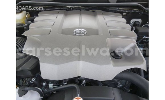 Buy Import Toyota Land Cruiser White Car in Import - Dubai in East Mahé Buy Import Toyota Land Cruiser White Car in Import - Dubai in East Mahé