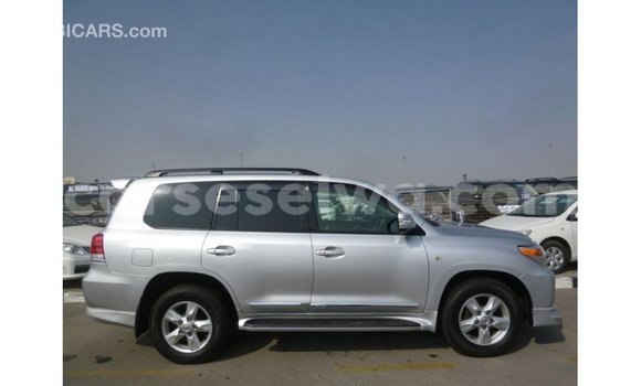 Buy Import Toyota Land Cruiser Other Car in Import - Dubai in East Mahé Buy Import Toyota Land Cruiser Other Car in Import - Dubai in East Mahé