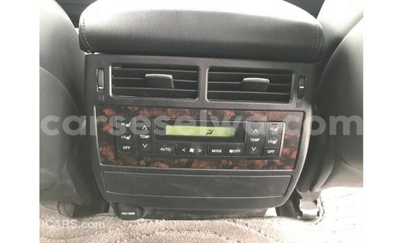 Buy Import Toyota Land Cruiser White Car in Import - Dubai in East Mahé Buy Import Toyota Land Cruiser White Car in Import - Dubai in East Mahé