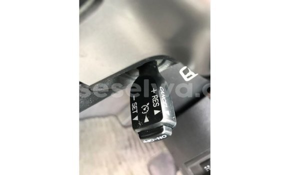 Buy Import Toyota Land Cruiser White Car in Import - Dubai in East Mahé Buy Import Toyota Land Cruiser White Car in Import - Dubai in East Mahé