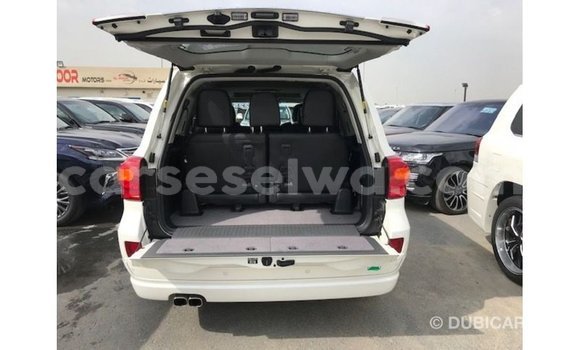 Buy Import Toyota Land Cruiser White Car in Import - Dubai in East Mahé Buy Import Toyota Land Cruiser White Car in Import - Dubai in East Mahé