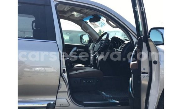 Acheter Import Voiture Toyota Land Cruiser Autre à Import - Dubai, East Mahé Acheter Import Voiture Toyota Land Cruiser Autre à Import - Dubai, East Mahé