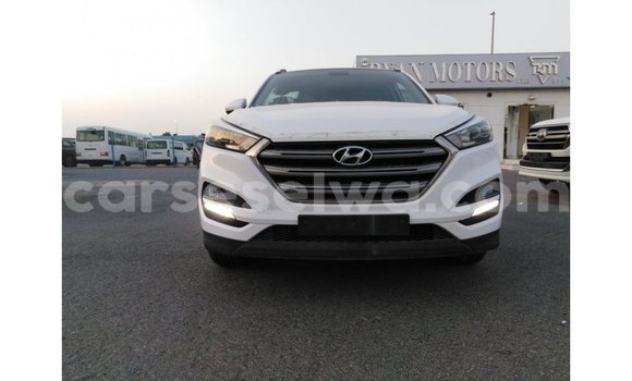 Acheter Import Voiture Hyundai Tucson Blanc à Import - Dubai, East Mahé Acheter Import Voiture Hyundai Tucson Blanc à Import - Dubai, East Mahé