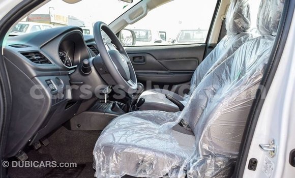 Acheter Import Voiture Mitsubishi L200 Blanc à Import - Dubai, East Mahé Acheter Import Voiture Mitsubishi L200 Blanc à Import - Dubai, East Mahé