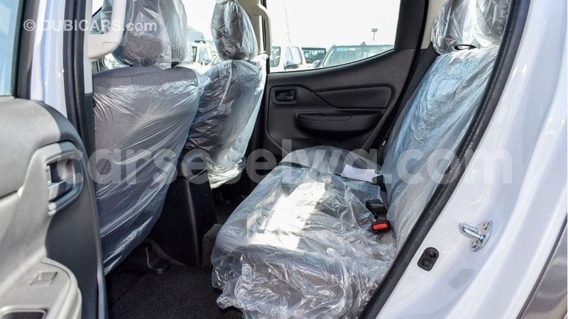 Big with watermark mitsubishi l200 east mahe import dubai 5935