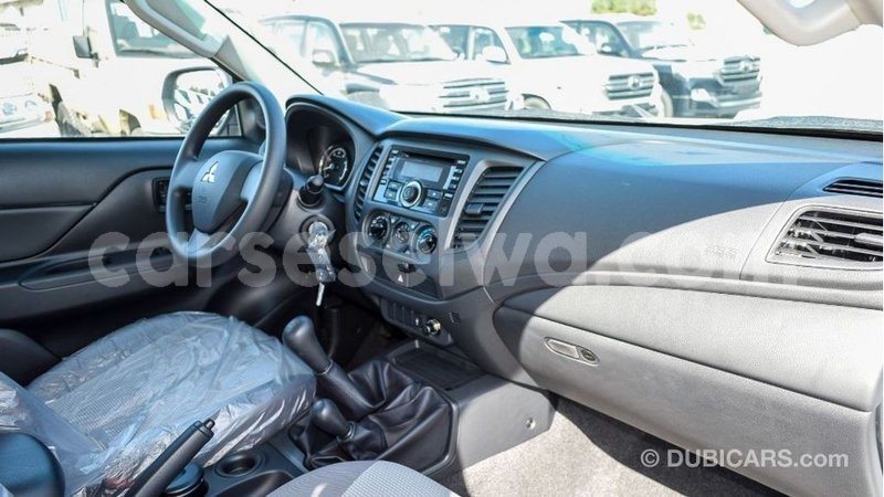 Big with watermark mitsubishi l200 east mahe import dubai 5935