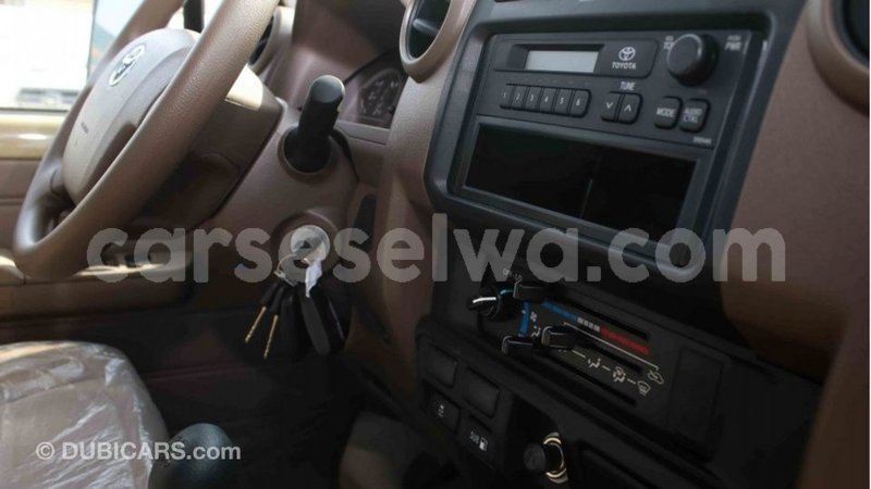 Big with watermark toyota land cruiser east mahe import dubai 5936