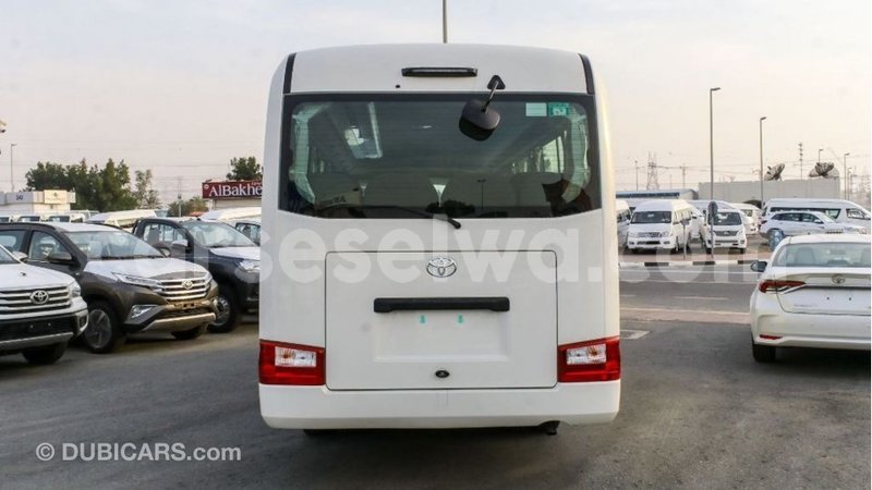 Big with watermark toyota coaster east mahe import dubai 5940