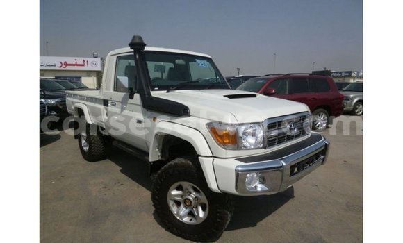 Buy Import Toyota Land Cruiser White Car in Import - Dubai in East Mahé Buy Import Toyota Land Cruiser White Car in Import - Dubai in East Mahé