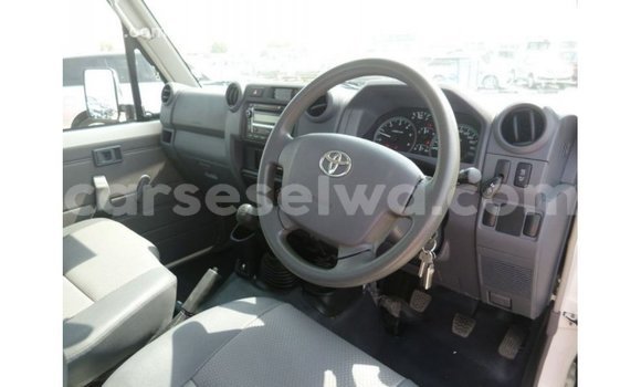 Buy Import Toyota Land Cruiser White Car in Import - Dubai in East Mahé Buy Import Toyota Land Cruiser White Car in Import - Dubai in East Mahé
