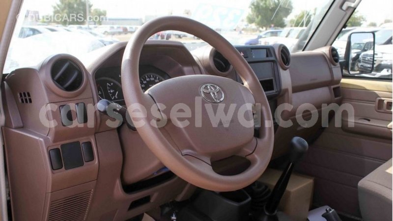 Big with watermark toyota land cruiser east mahe import dubai 5949