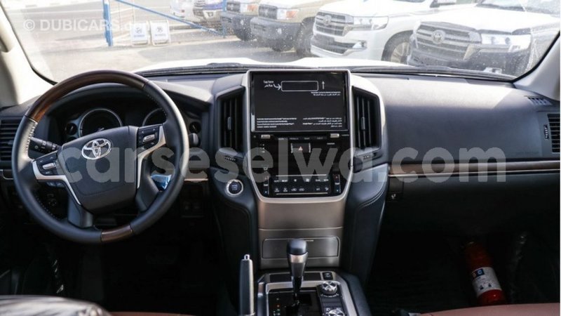 Big with watermark toyota land cruiser east mahe import dubai 5950