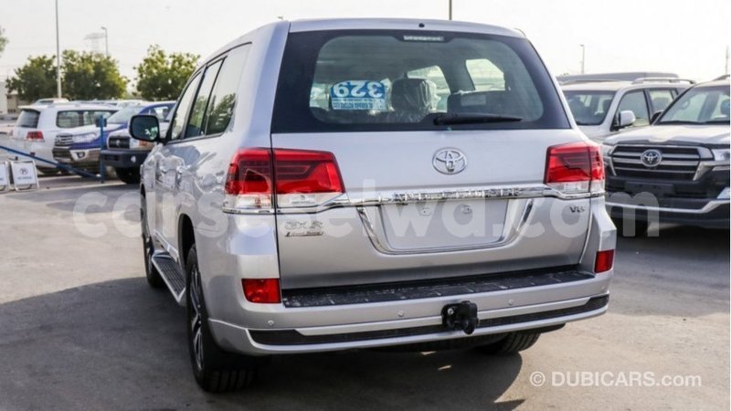 Big with watermark toyota land cruiser east mahe import dubai 5950
