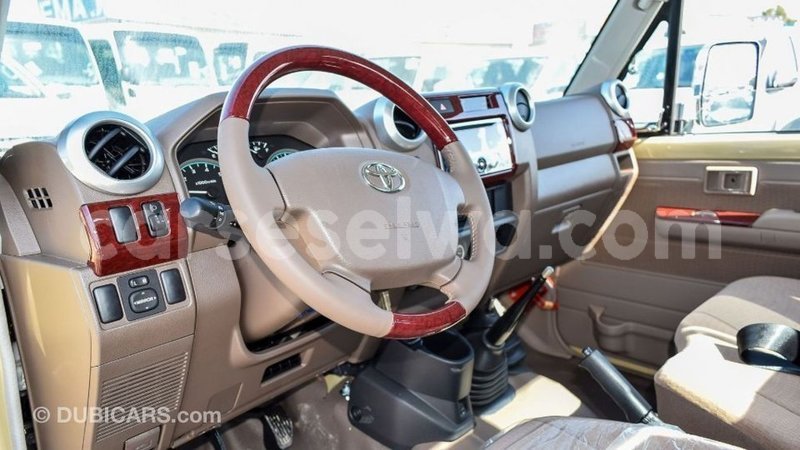 Big with watermark toyota land cruiser east mahe import dubai 5951