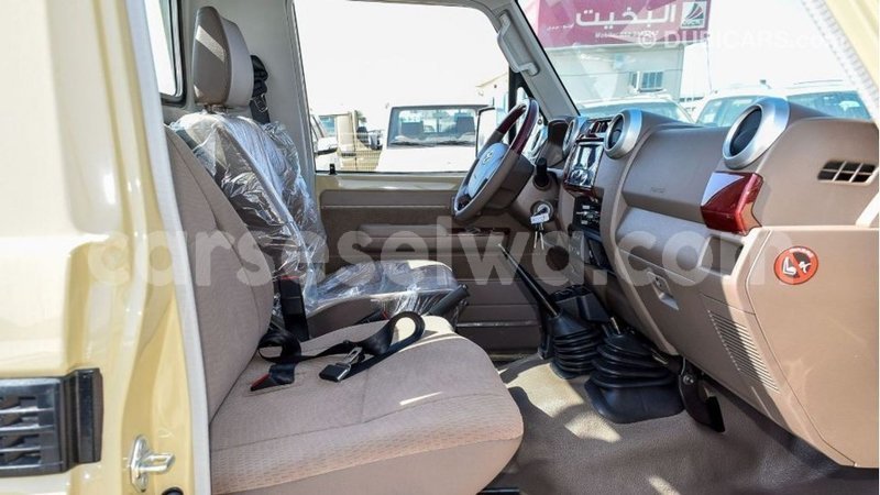 Big with watermark toyota land cruiser east mahe import dubai 5951