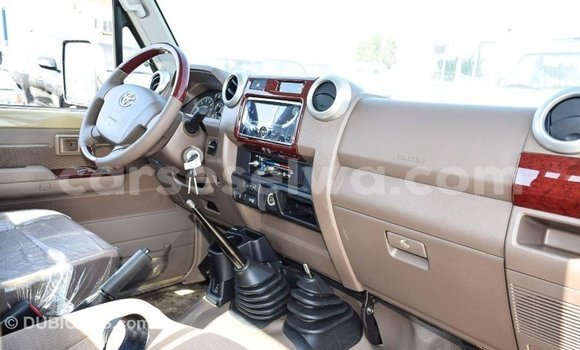 Buy Import Toyota Land Cruiser Beige Car in Import - Dubai in East Mahé Buy Import Toyota Land Cruiser Beige Car in Import - Dubai in East Mahé