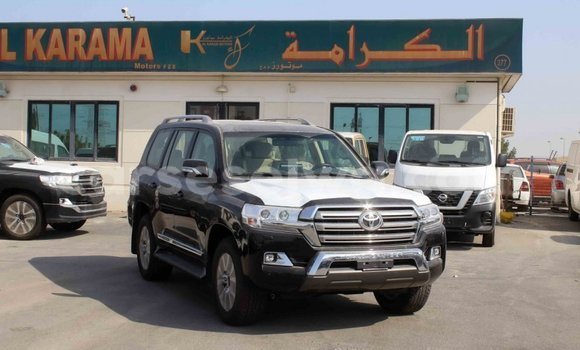 Acheter Import Voiture Toyota Land Cruiser Noir à Import - Dubai, East Mahé Acheter Import Voiture Toyota Land Cruiser Noir à Import - Dubai, East Mahé