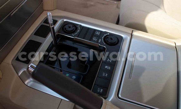 Acheter Import Voiture Toyota Land Cruiser Noir à Import - Dubai, East Mahé Acheter Import Voiture Toyota Land Cruiser Noir à Import - Dubai, East Mahé