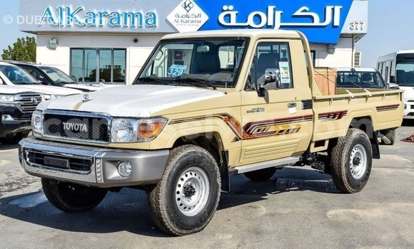 Acheter Import Voiture Toyota Land Cruiser Beige à Import - Dubai, East Mahé Acheter Import Voiture Toyota Land Cruiser Beige à Import - Dubai, East Mahé