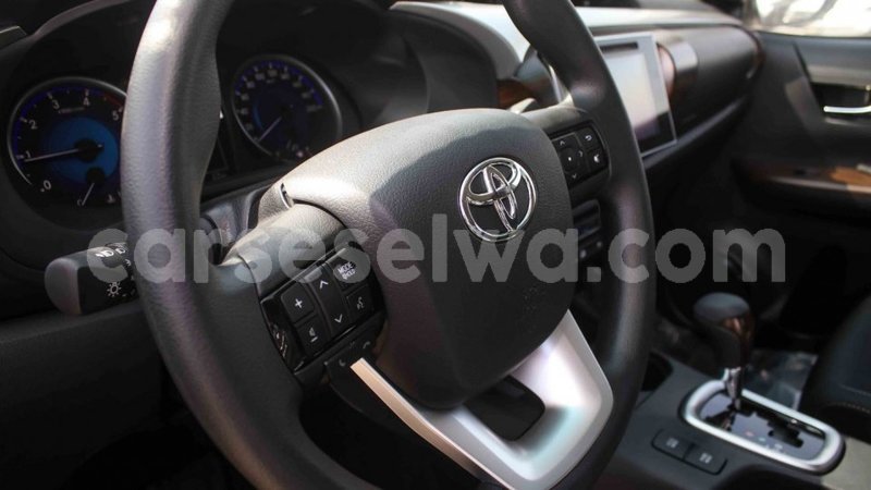 Big with watermark toyota hilux east mahe import dubai 5961