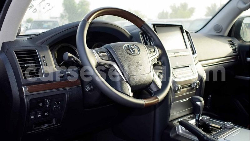 Big with watermark toyota land cruiser east mahe import dubai 5963