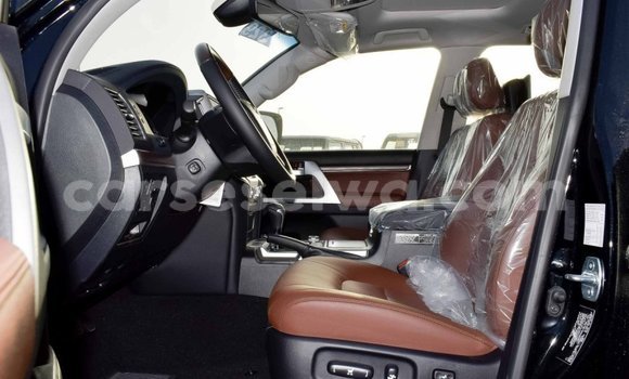 Acheter Import Voiture Toyota Land Cruiser Noir à Import - Dubai, East Mahé Acheter Import Voiture Toyota Land Cruiser Noir à Import - Dubai, East Mahé