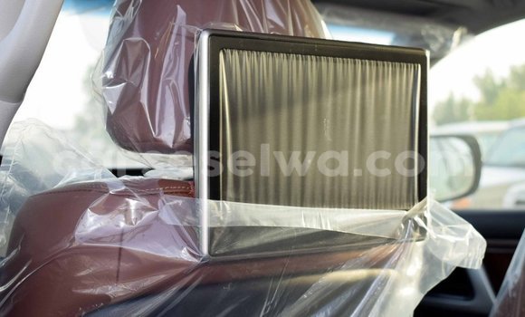 Acheter Import Voiture Toyota Land Cruiser Noir à Import - Dubai, East Mahé Acheter Import Voiture Toyota Land Cruiser Noir à Import - Dubai, East Mahé