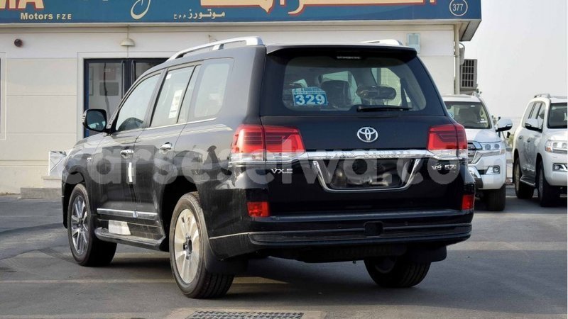 Big with watermark toyota land cruiser east mahe import dubai 5963