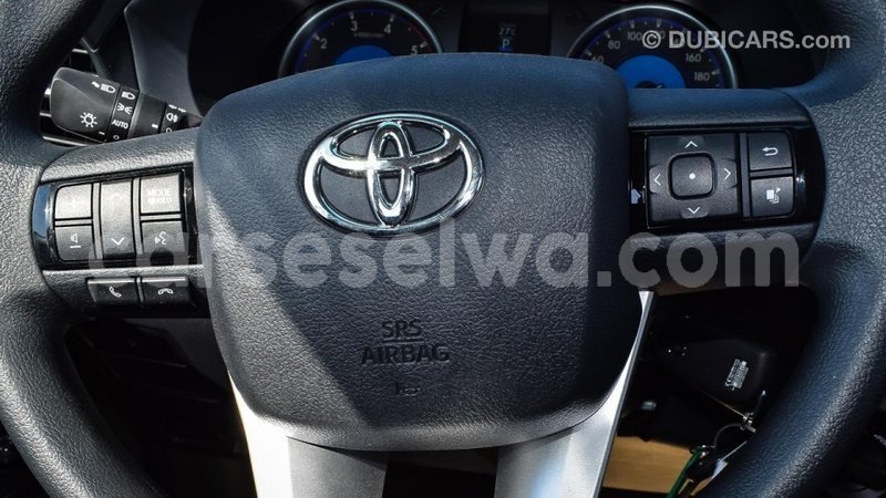 Big with watermark toyota hilux east mahe import dubai 5964