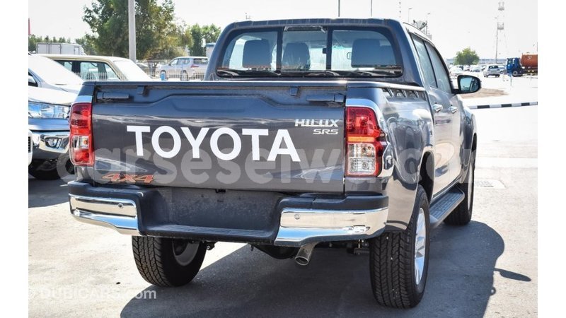 Big with watermark toyota hilux east mahe import dubai 5964
