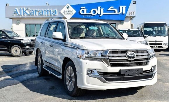 Acheter Import Voiture Toyota Land Cruiser Blanc à Import - Dubai, East Mahé Acheter Import Voiture Toyota Land Cruiser Blanc à Import - Dubai, East Mahé