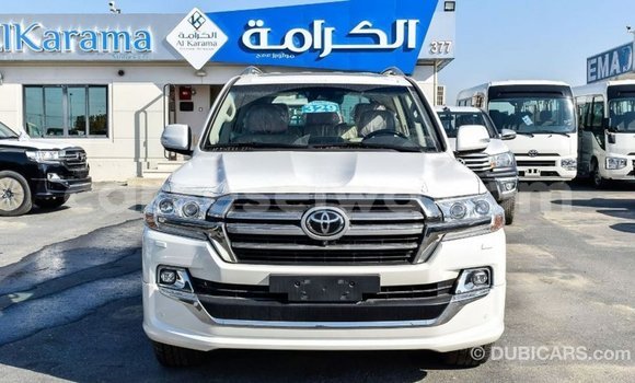 Acheter Import Voiture Toyota Land Cruiser Blanc à Import - Dubai, East Mahé Acheter Import Voiture Toyota Land Cruiser Blanc à Import - Dubai, East Mahé
