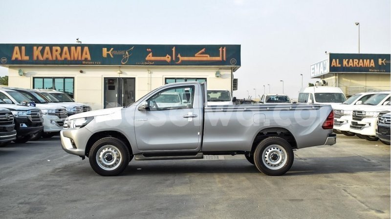 Big with watermark toyota hilux east mahe import dubai 5972