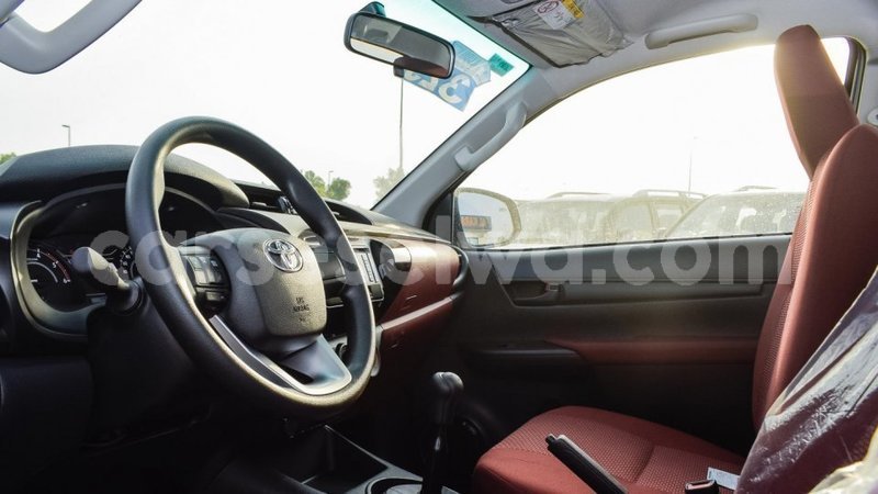 Big with watermark toyota hilux east mahe import dubai 5972