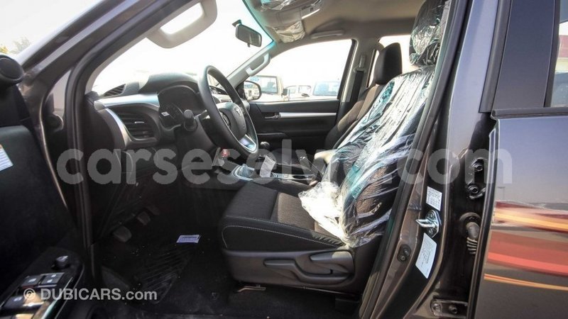 Big with watermark toyota hilux east mahe import dubai 5973