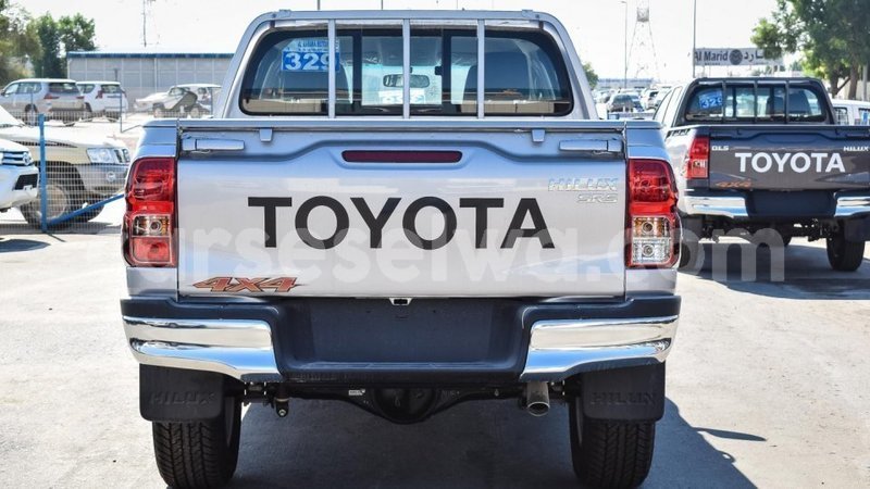 Big with watermark toyota hilux east mahe import dubai 5974