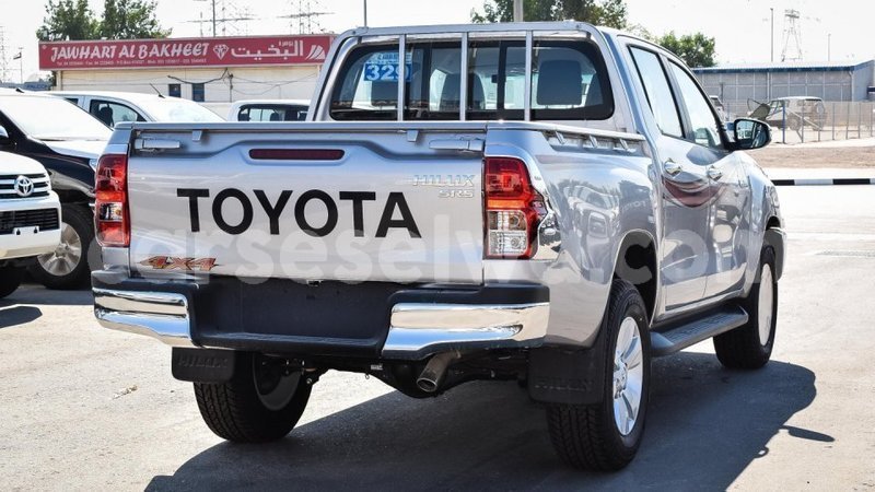 Big with watermark toyota hilux east mahe import dubai 5974