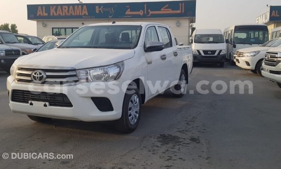 Acheter Import Voiture Toyota Hilux Blanc à Import - Dubai, East Mahé Acheter Import Voiture Toyota Hilux Blanc à Import - Dubai, East Mahé