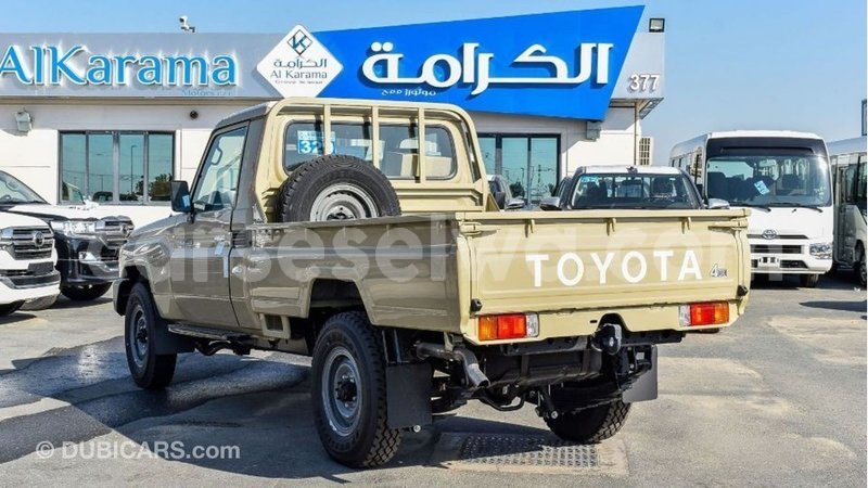 Big with watermark toyota land cruiser east mahe import dubai 5976