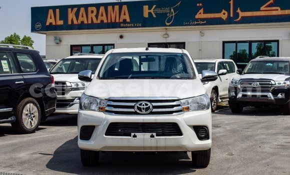 Acheter Import Voiture Toyota Hilux Blanc à Import - Dubai, East Mahé Acheter Import Voiture Toyota Hilux Blanc à Import - Dubai, East Mahé