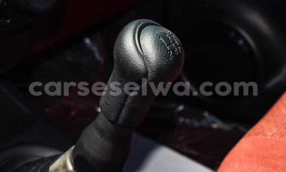 Acheter Import Voiture Toyota Hilux Blanc à Import - Dubai, East Mahé Acheter Import Voiture Toyota Hilux Blanc à Import - Dubai, East Mahé